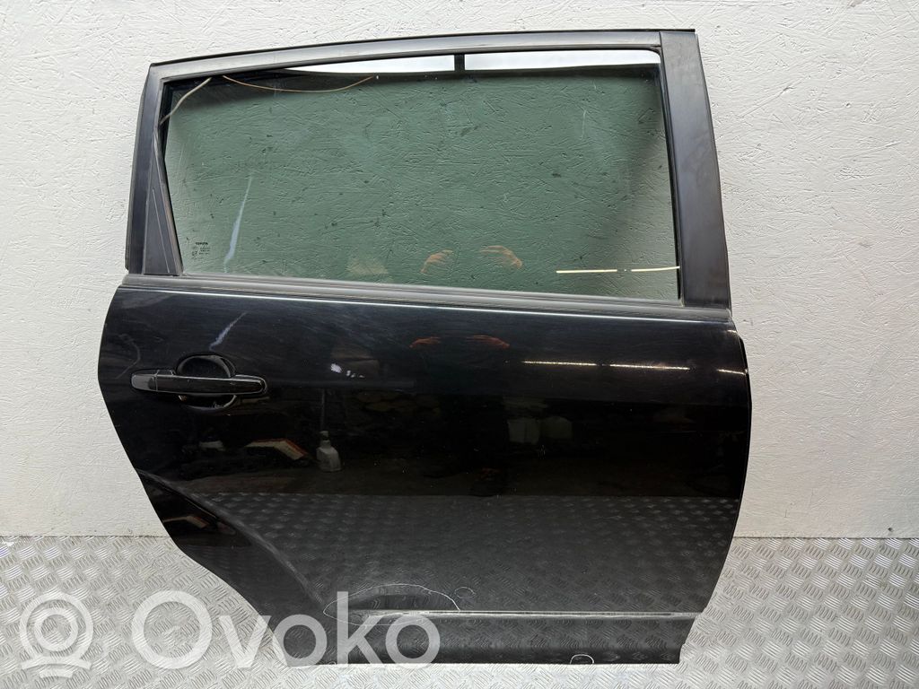 Toyota Corolla Verso AR10 Puerta trasera 