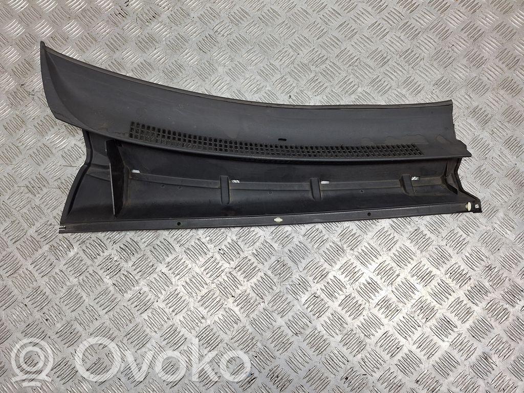 Toyota Verso Windshield trim 