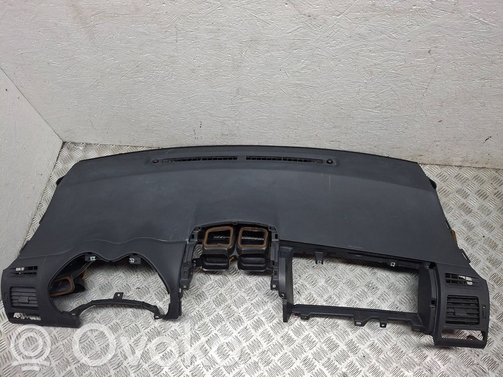 Toyota Auris 150 Deska rozdzielcza 