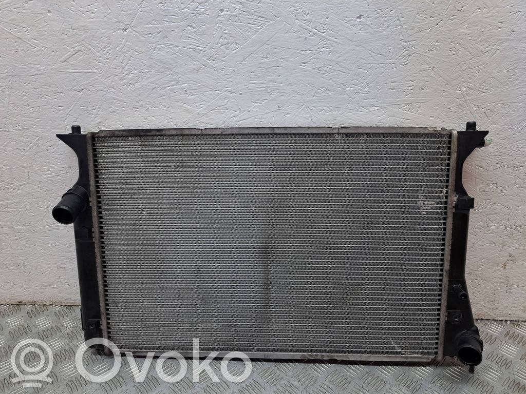 Toyota Corolla Verso AR10 Chłodnica 