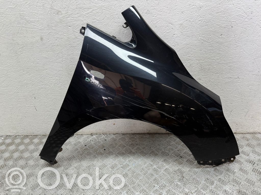 Toyota Verso Sparnas 
