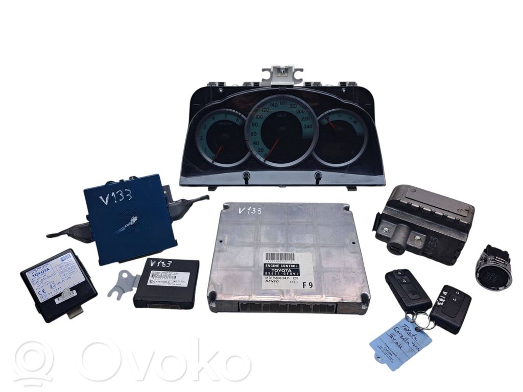 Toyota Corolla Verso AR10 Komputer / Sterownik ECU i komplet kluczy 