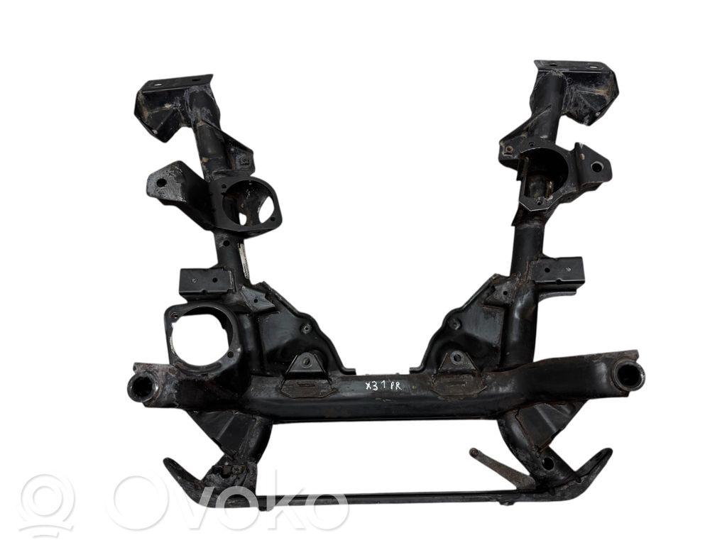 BMW X3 E83 Priekinis traversas 