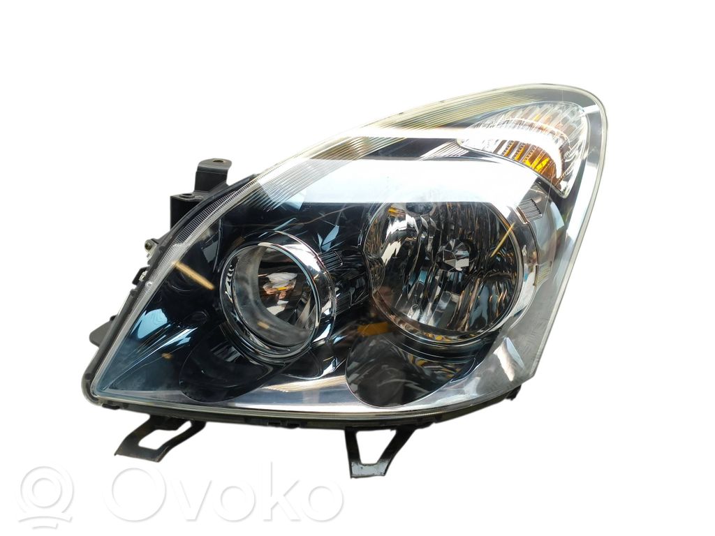 Toyota Corolla Verso AR10 Lampa przednia 