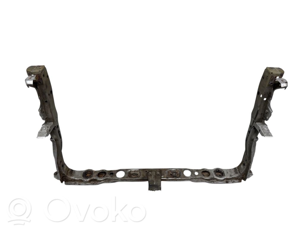 Toyota Avensis T270 Pas przedni 