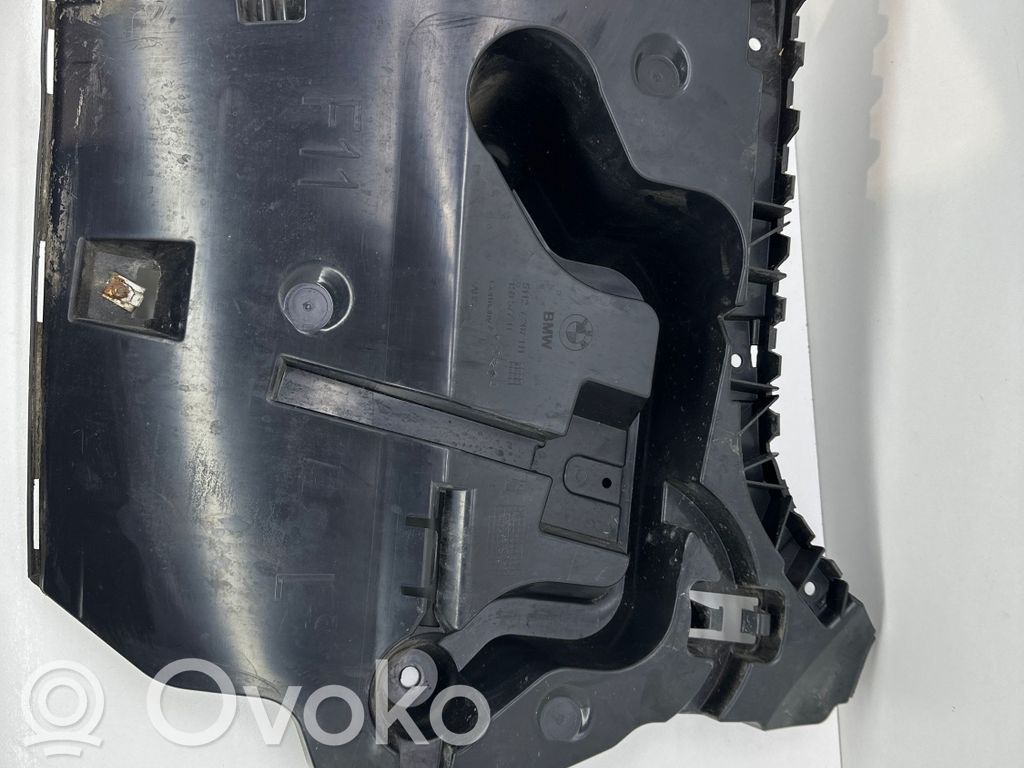 BMW 5 F10 F11 Uchwyt / Mocowanie zderzaka tylnego 