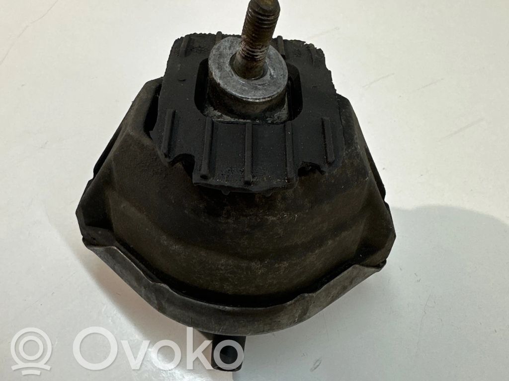 BMW 5 E60 E61 Engine mount bracket 
