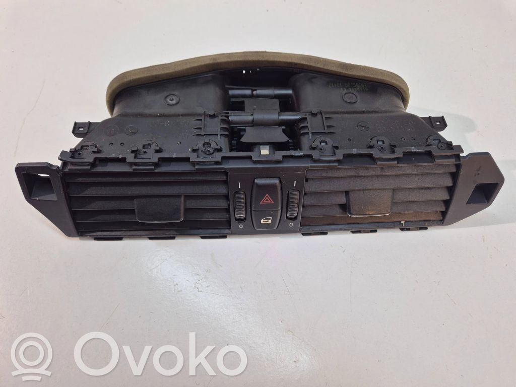 BMW 5 E60 E61 Centrinės oro grotelės 