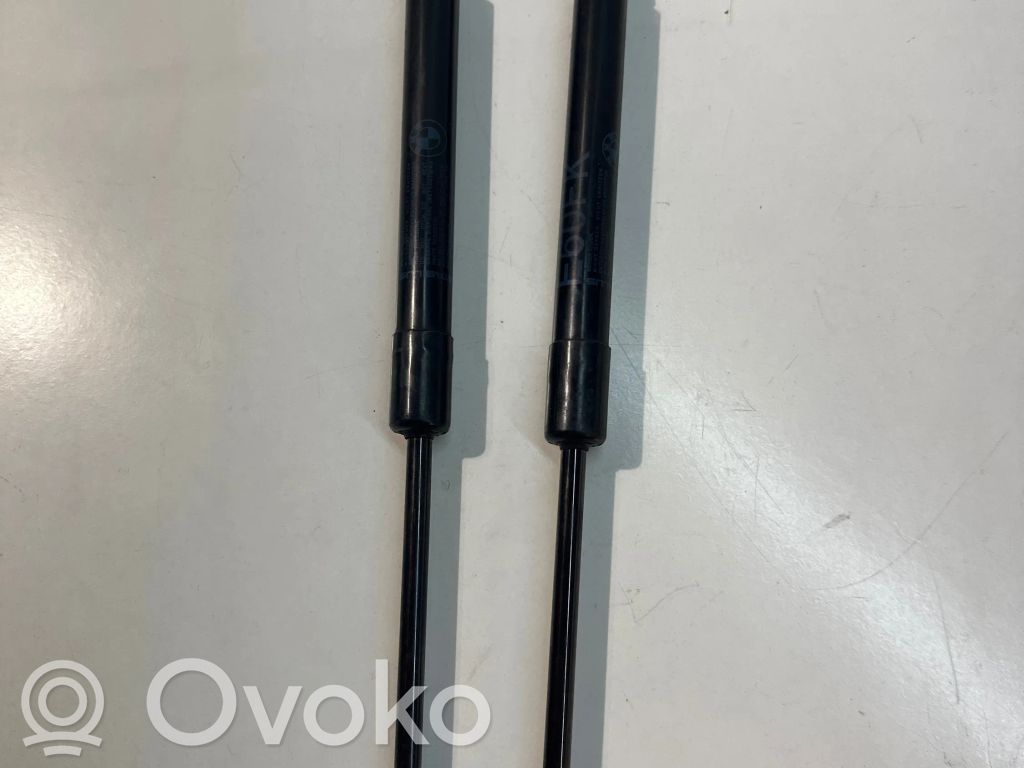 BMW 5 E60 E61 Amortizatorius variklio dangčio 