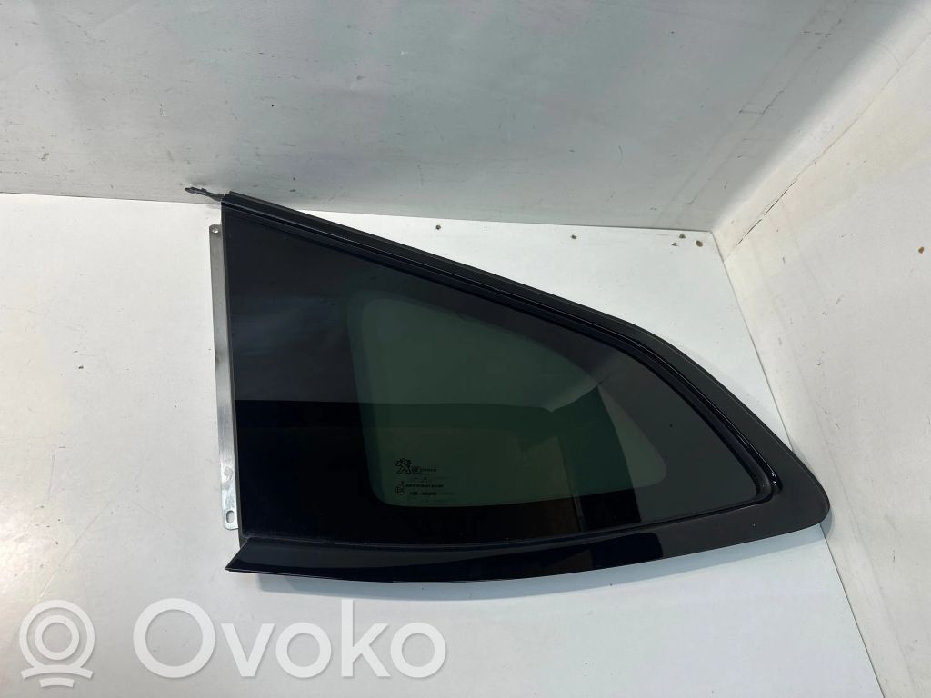 Peugeot 508 II Vidrio lateral trasero 