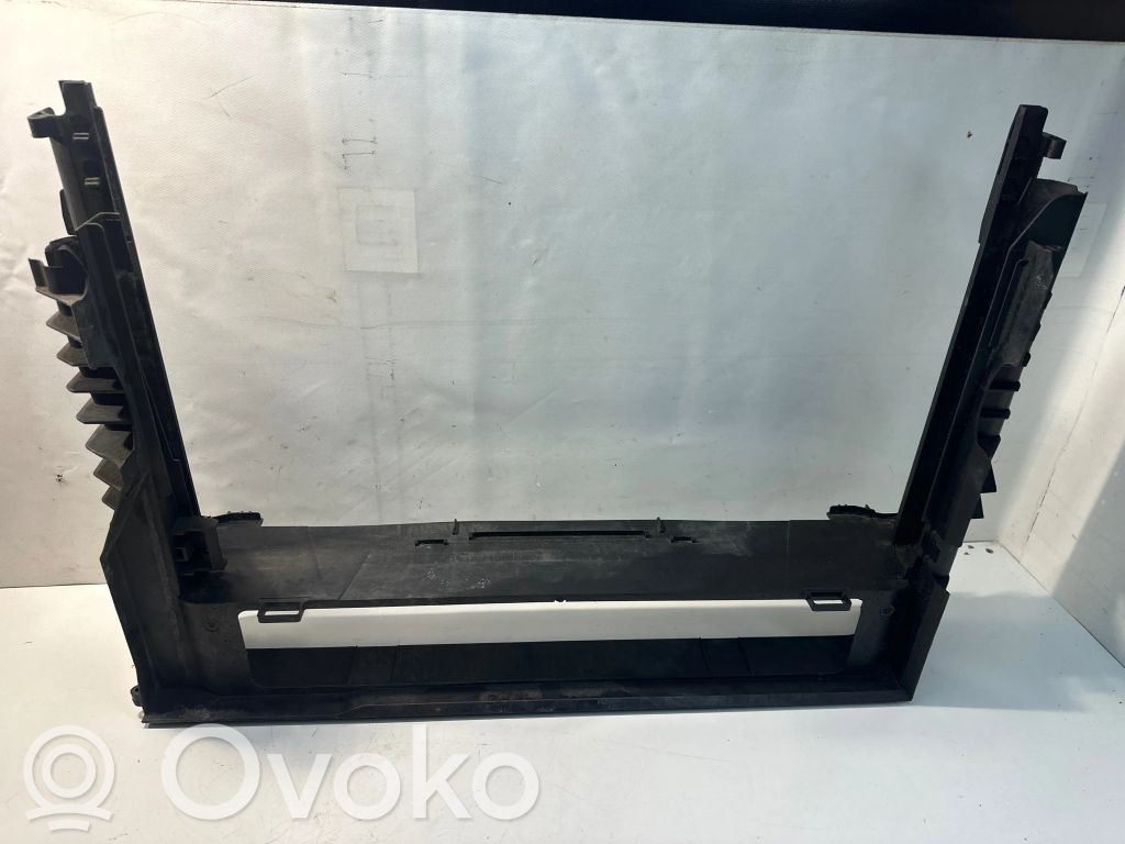 BMW 5 E60 E61 Radiatoru panelis 