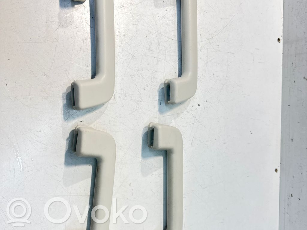 Ford Mondeo MK V Eine Reihe von Griffen für die Decke 