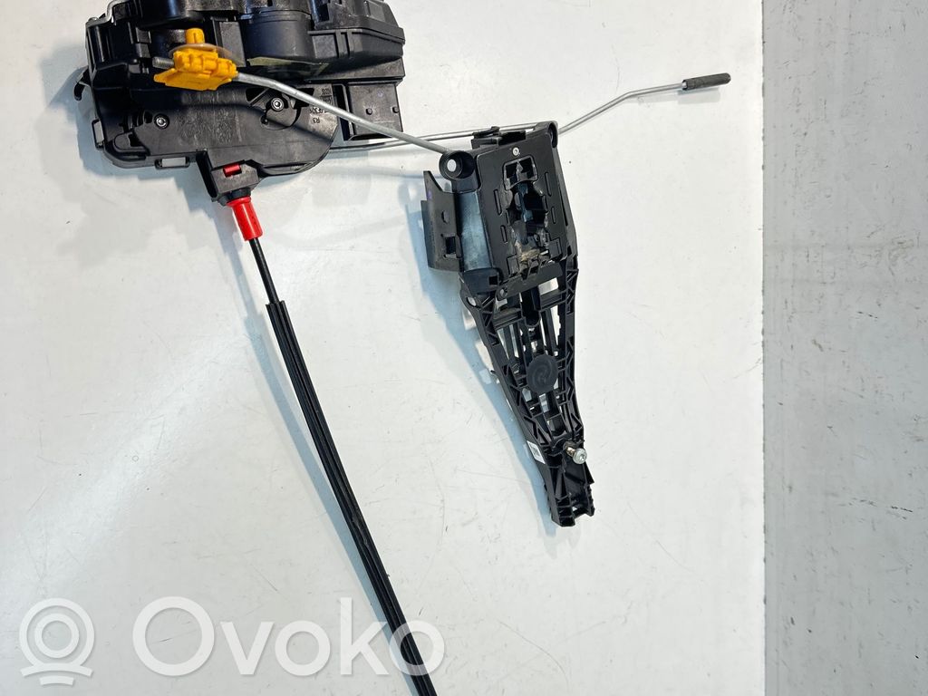 Zamek drzwi tylnych   3023880,13577495,14096401