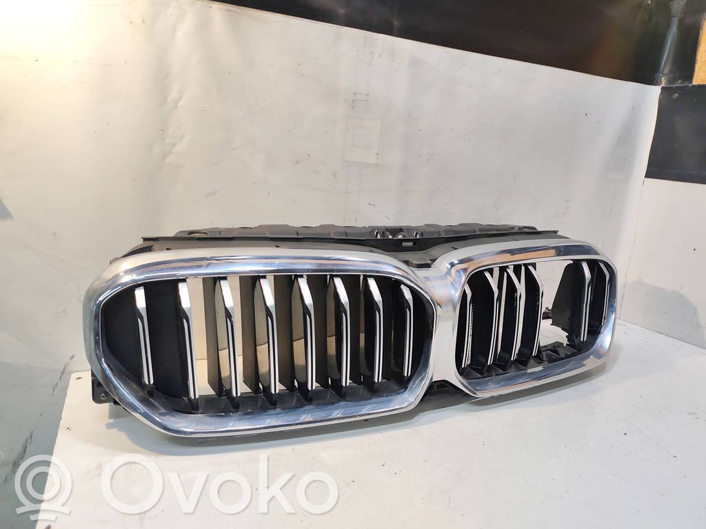Maskownica / Grill / Atrapa górna chłodnicy   1149051XX,G30LCI,5530273614