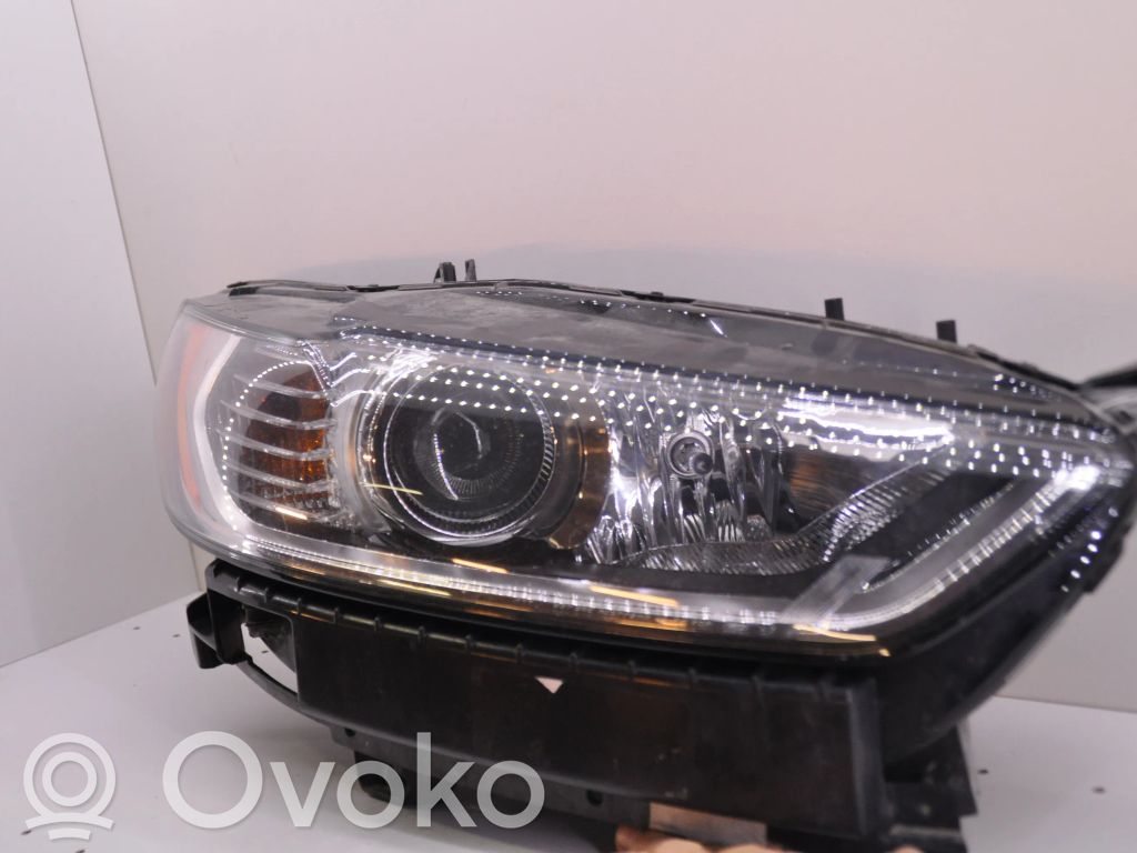 Ford Fusion Scheinwerfer 