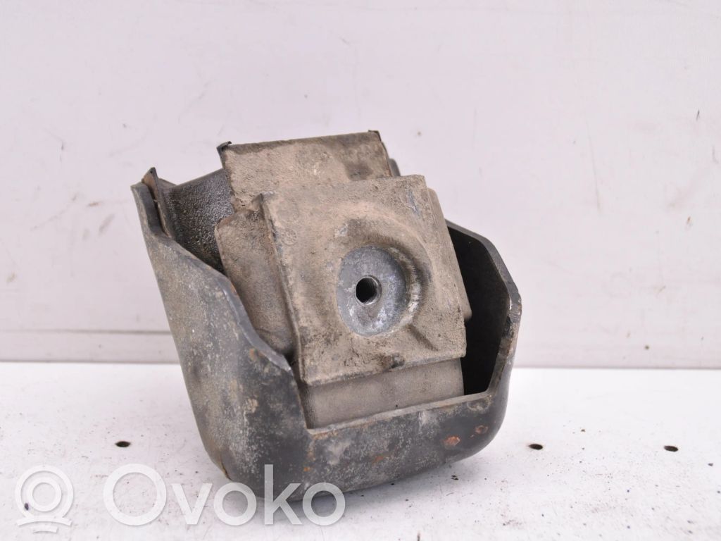 Mercedes-Benz Vito Viano W639 Engine mount bracket 