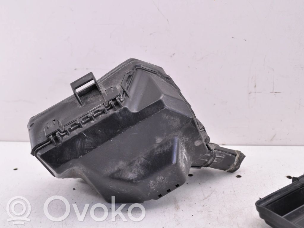 Toyota Verso-S Obudowa filtra powietrza 