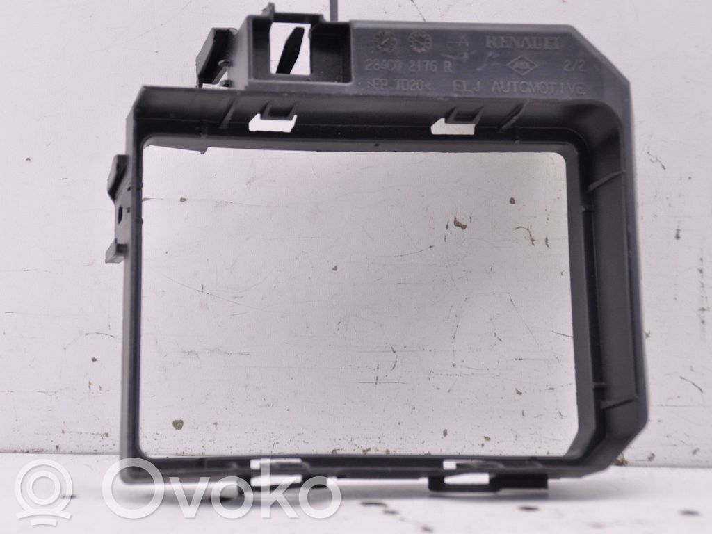 Dacia Sandero III Fuse box cover 