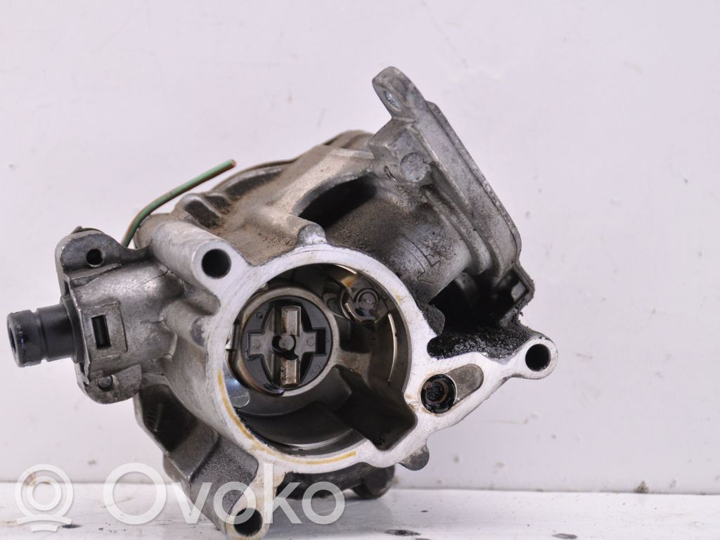 Skoda Superb B6 (3T) Bomba de vacío 