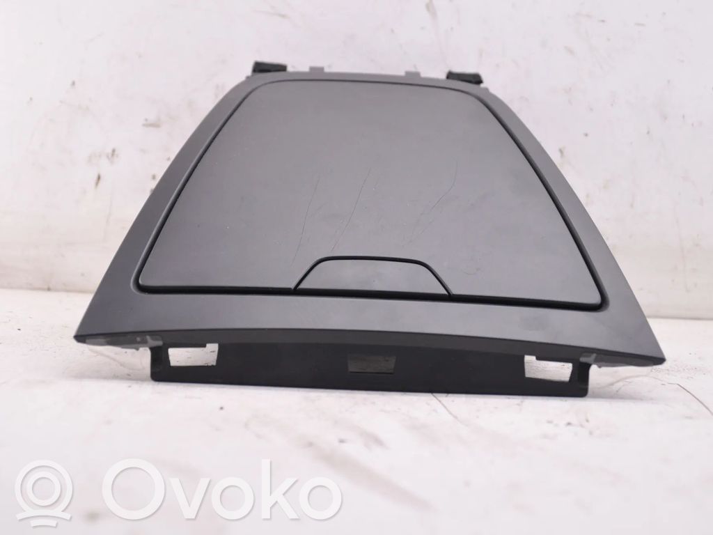 Renault Captur Daiktadėžė 