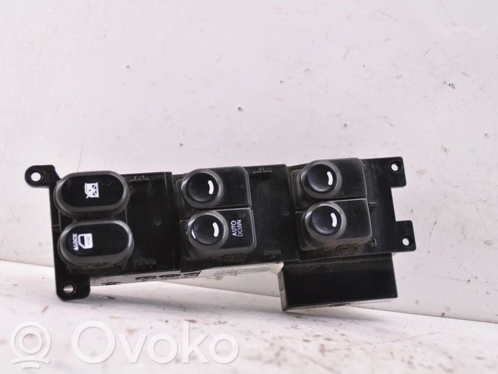 Hyundai i30 Electric window control switch 