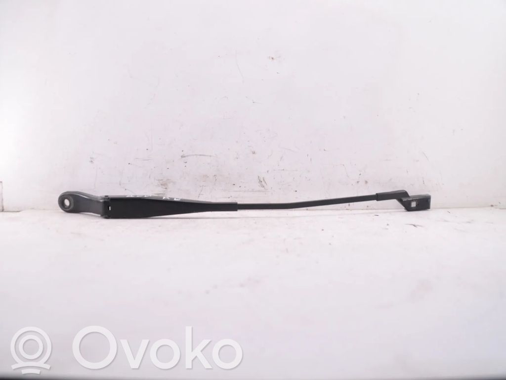 Peugeot 208 I Front wiper blade arm 