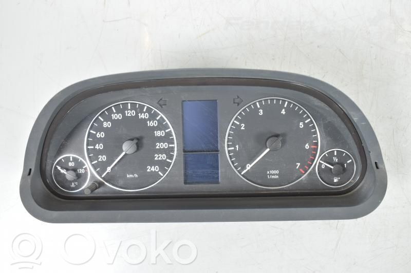 Mercedes-Benz A W169 Licznik / Prędkościomierz 