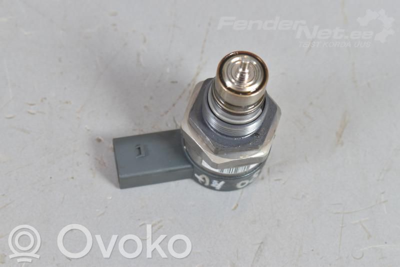 Audi A4 S4 B8 8K Czujnik ciśnienia paliwa 