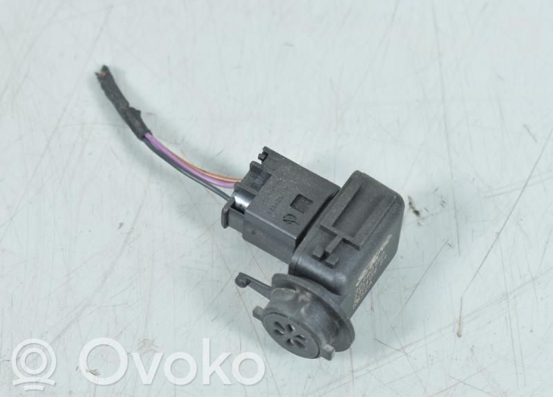 Outside/exterior temperature sensor   31418194,30780150,30780150