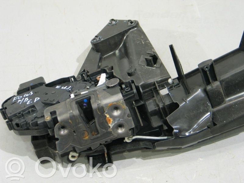 Ford Focus Priekšpusē slēdzene 