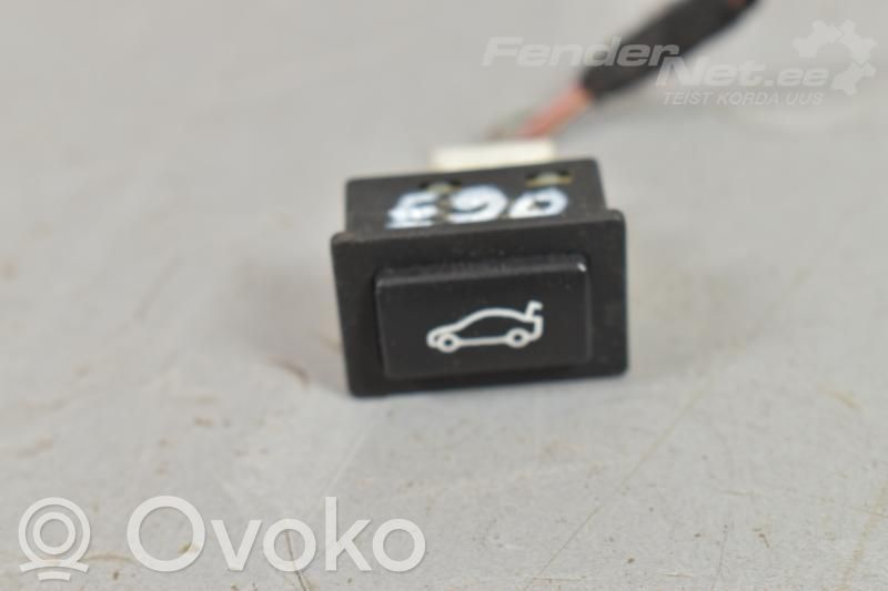 BMW 3 E90 E91 Tailgate/boot open switch button 