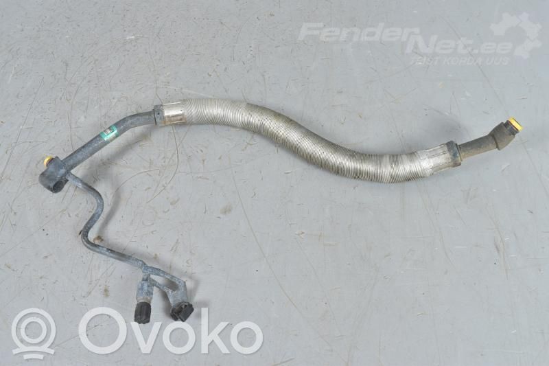 BMW 3 E46 Ilmastointilaitteen putki (A/C) 