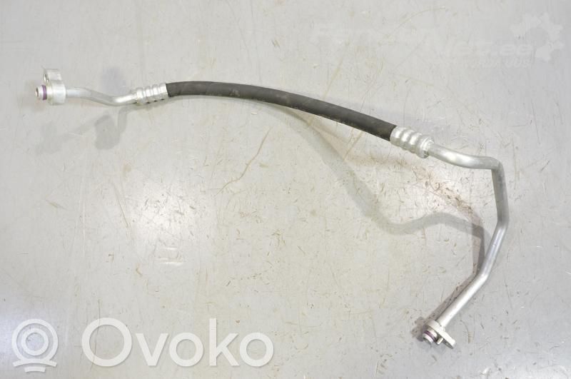 Volkswagen PASSAT B8 Ilmastointilaitteen putki (A/C) 