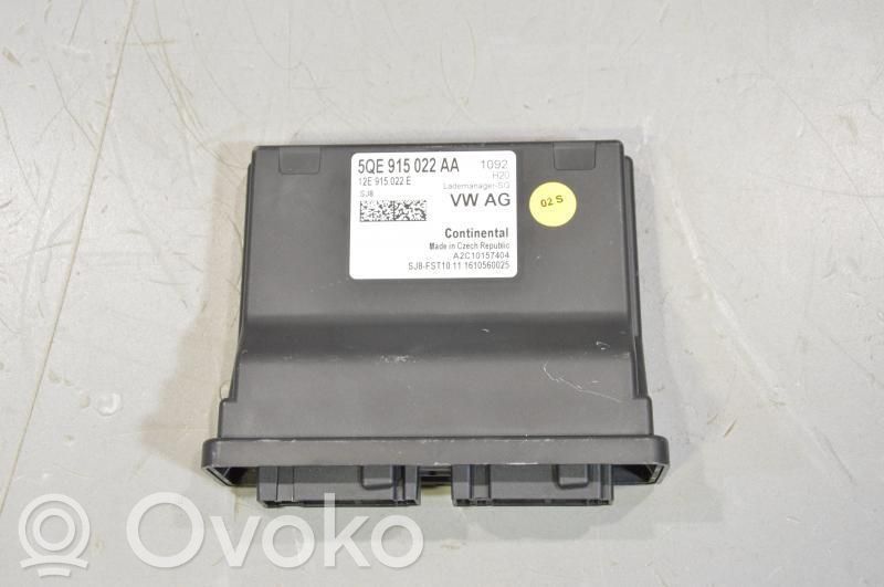 Volkswagen Golf VII Battery control module 