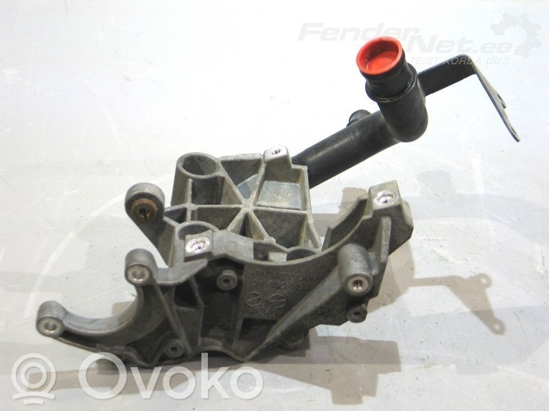 Volkswagen Touareg I Power steering pump mounting bracket 