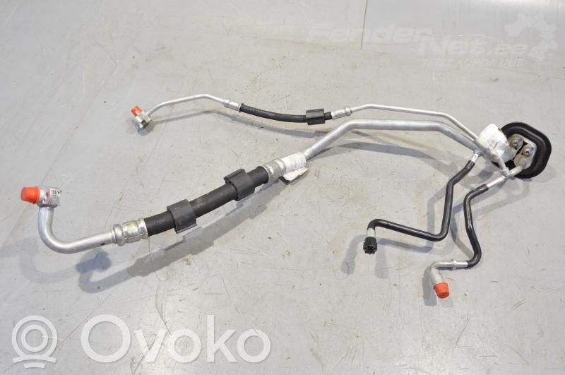 Ilmastointilaitteen putki (A/C)   4M1820720L