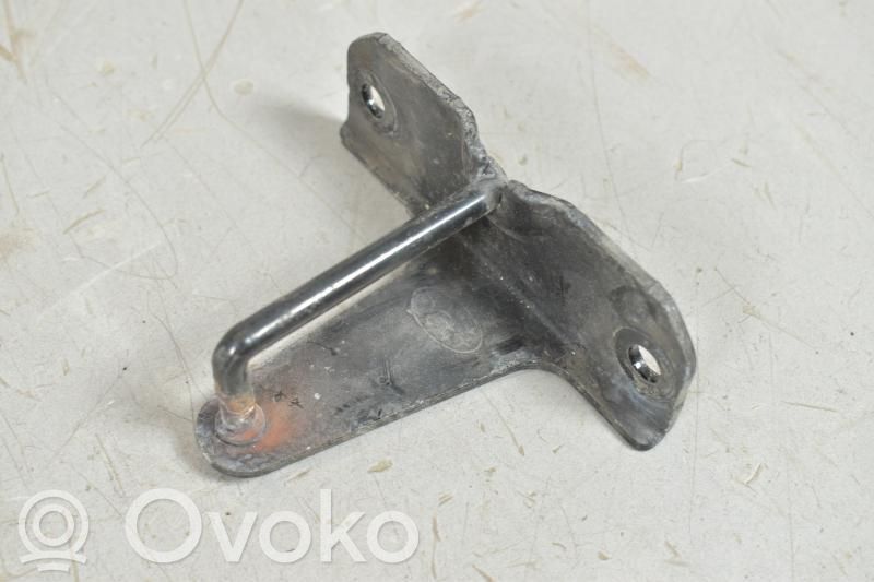 Tailgate lock latch   63264AG100