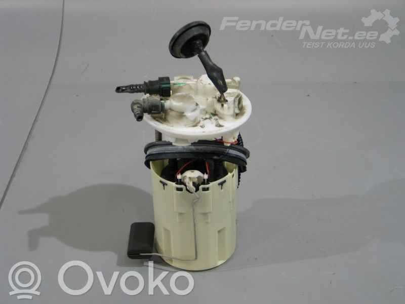 Toyota Corolla E120 E130 Pompă combustibil în rezervor 