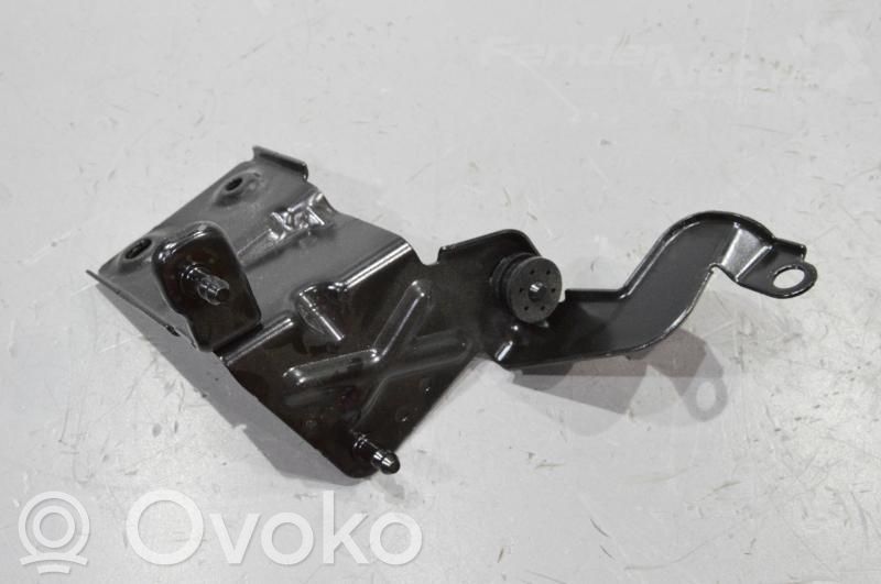 ABS-pumpun kiinnike   5Q1614235