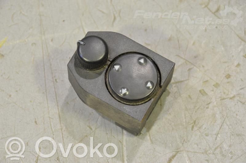 Sivupeilin kytkin   4A0959565D01C