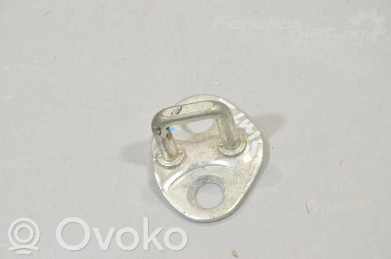 Tailgate lock latch   MR959663