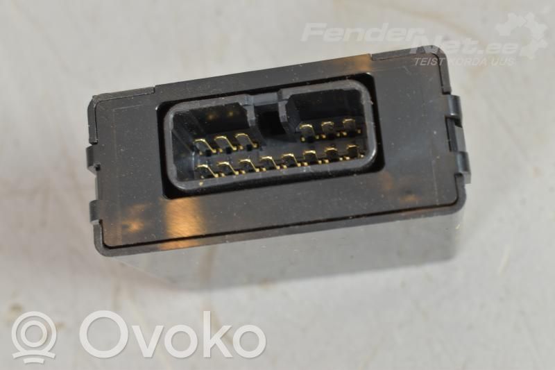 Toyota Corolla E120 E130 Antenna control unit 