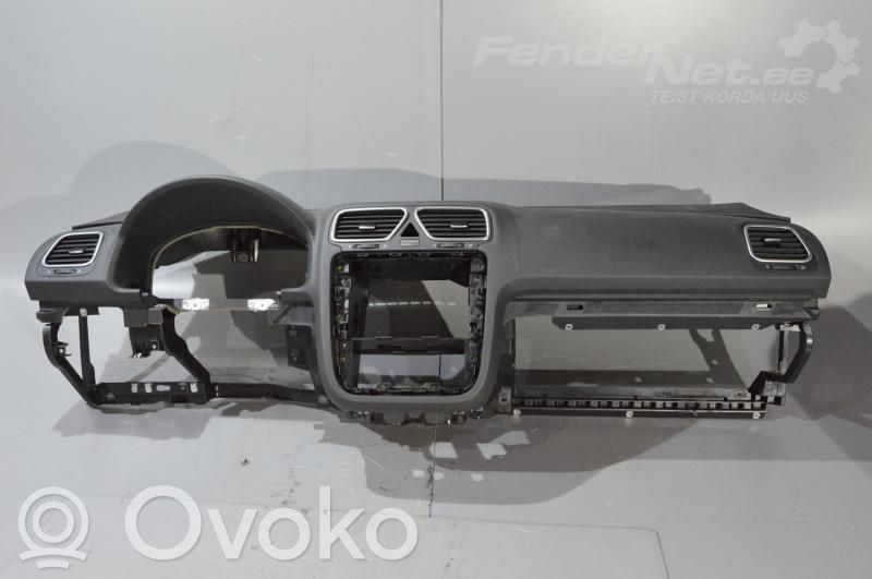Volkswagen Scirocco Panelis 
