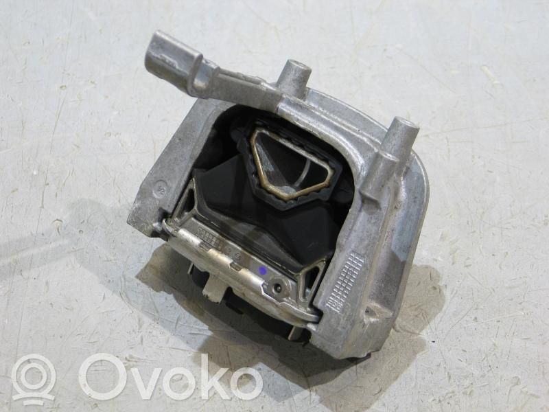 Volkswagen Golf VII Engine mounting bracket 