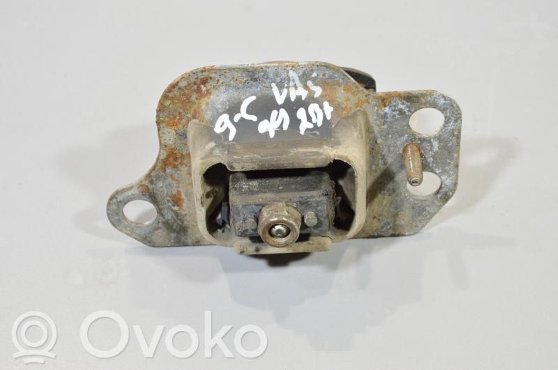 Engine mounting bracket   5063714