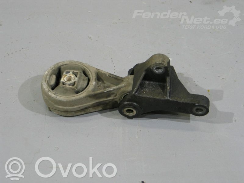 Ford Focus Engine mounting bracket 