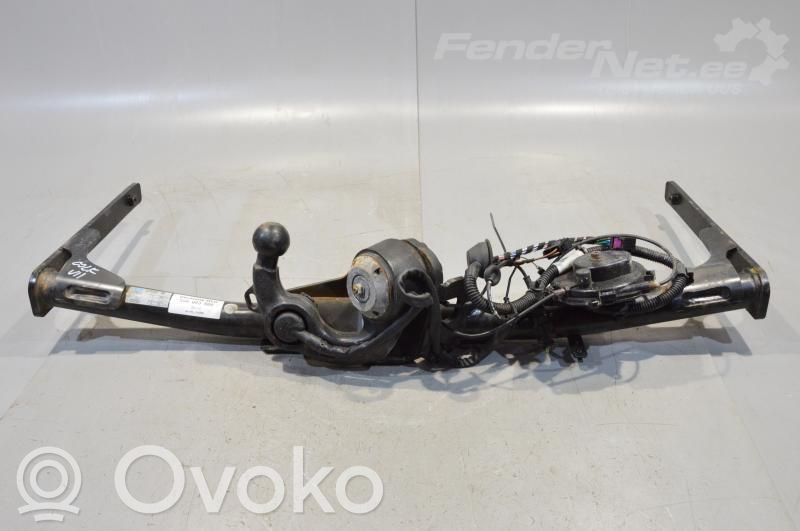 Volkswagen Golf VII Hak holowniczy / Komplet 