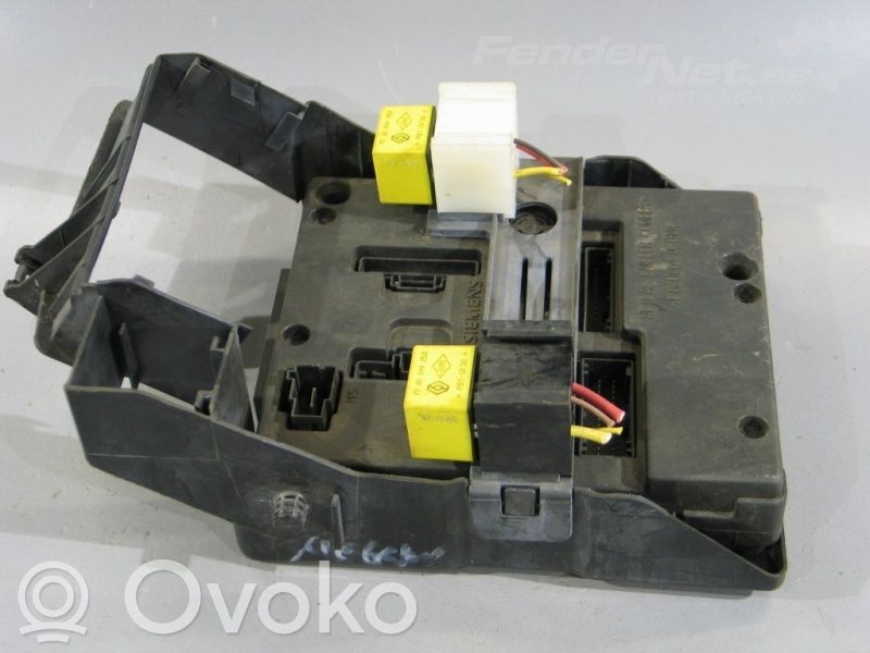 Fuse box set   8200029342