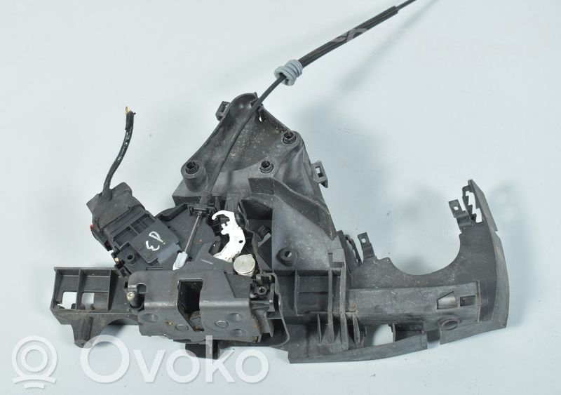 Volvo V50 Priekšpusē slēdzene 