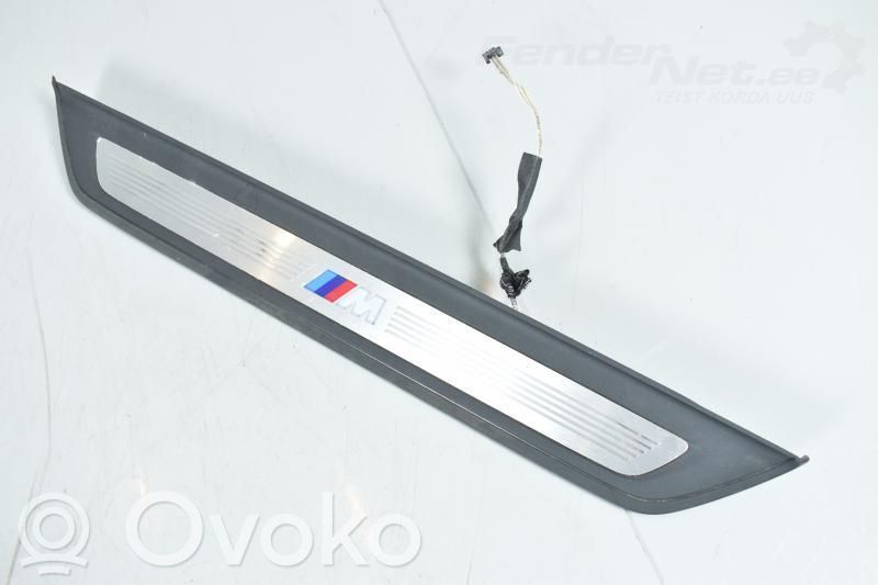 BMW 5 G30 G31 G38 Osłona listwy przedniej 